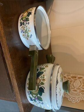Two-Piece Floral Enamel Cookware Set in White and Olive Green
